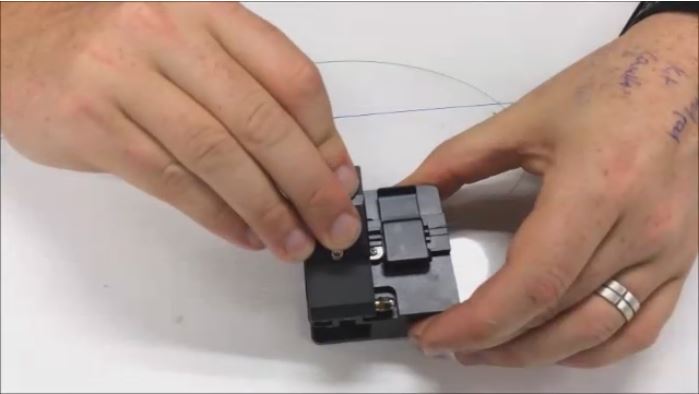 Fibre Termination Part 2 - Cleaver & Terminate the Fibre-Connector